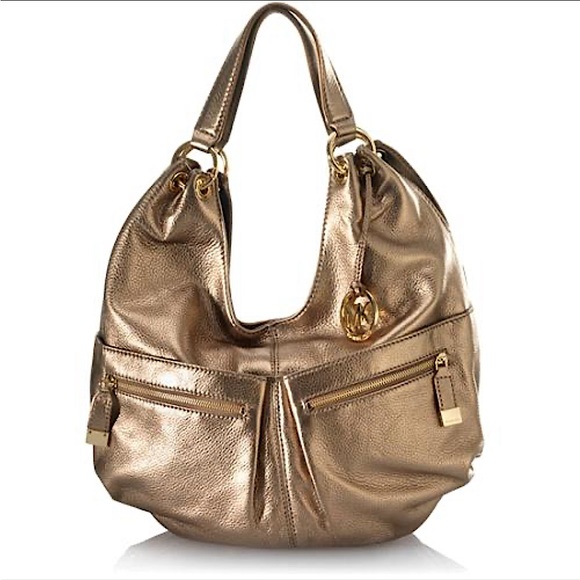 MICHAEL Michael Kors Handbags - Michael Kors leather authentic bag like new! So elegant and stunning. Like new